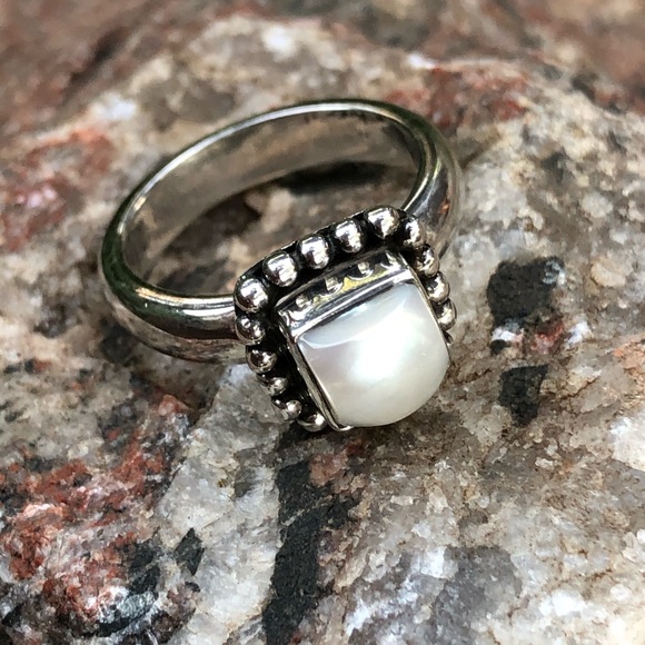 Silpada Jewelry - Silpada Pearl Button Frame Ring
